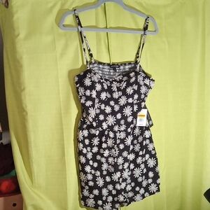 Black and White Daisy Print Dress